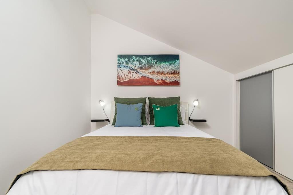 Ribeiro'S House, New Apartment With Amazing Sunsets อาร์โกดากาเลียตา ภายนอก รูปภาพ